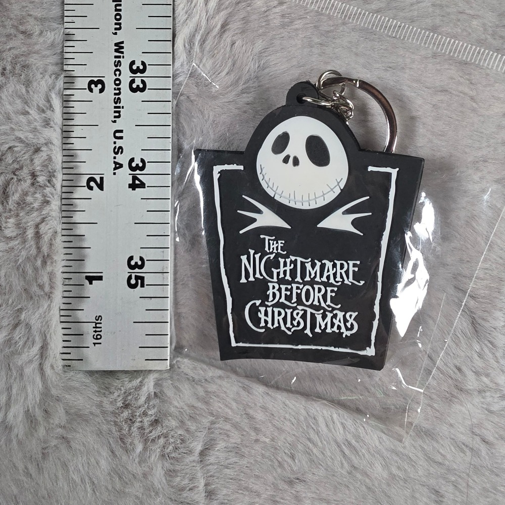 Disney Nightmare Before Christmas Keychain Jack Skellington Black White Goth New - Picture 3 of 3